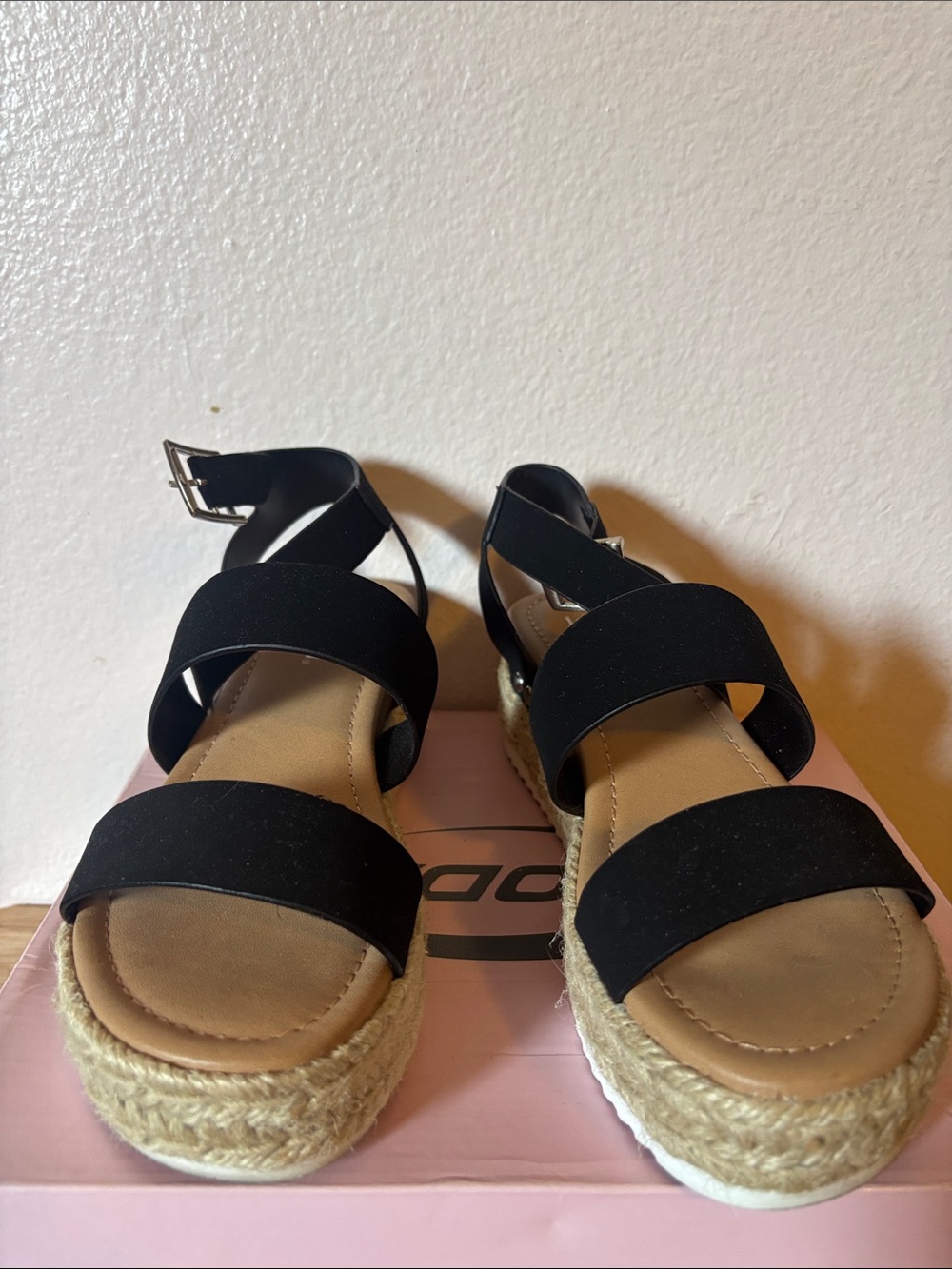 Soda Woman’s  Black Espadrille Platform Sandals, Size 6 - Picture 2 of 8